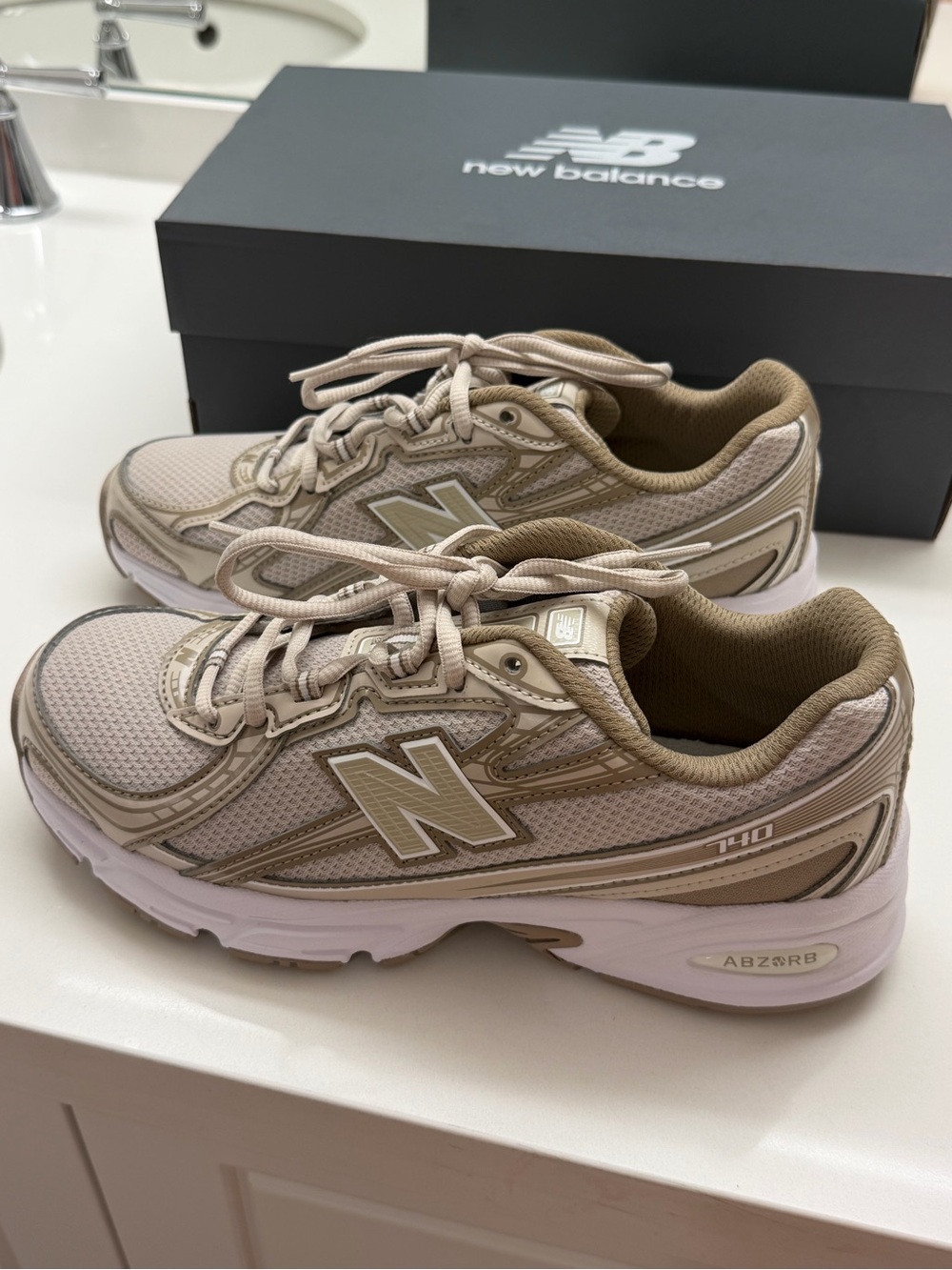 New Balance Women's Sneakers in Light Beige and Tan